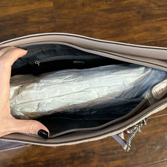 NWT Mauve Quilted Purse - Picture 3 of 5